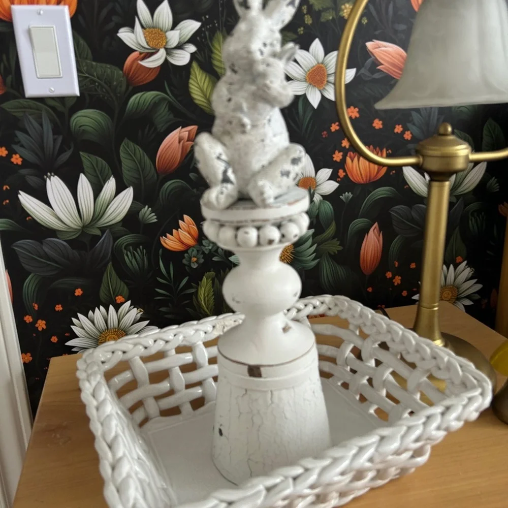 White Distressed Rabbit Statue - Picture 11 of 15